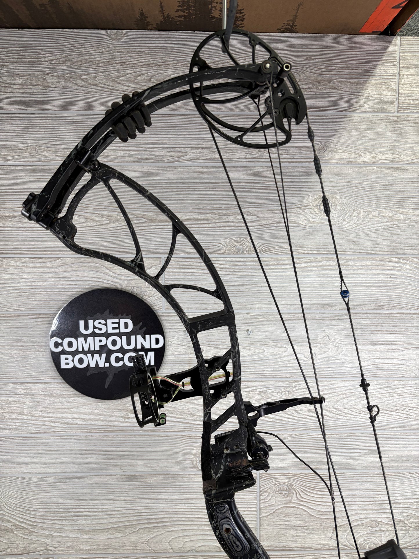 Used Xpedition Xcentric 7 RH 29" 55-65lb Bow Pkg