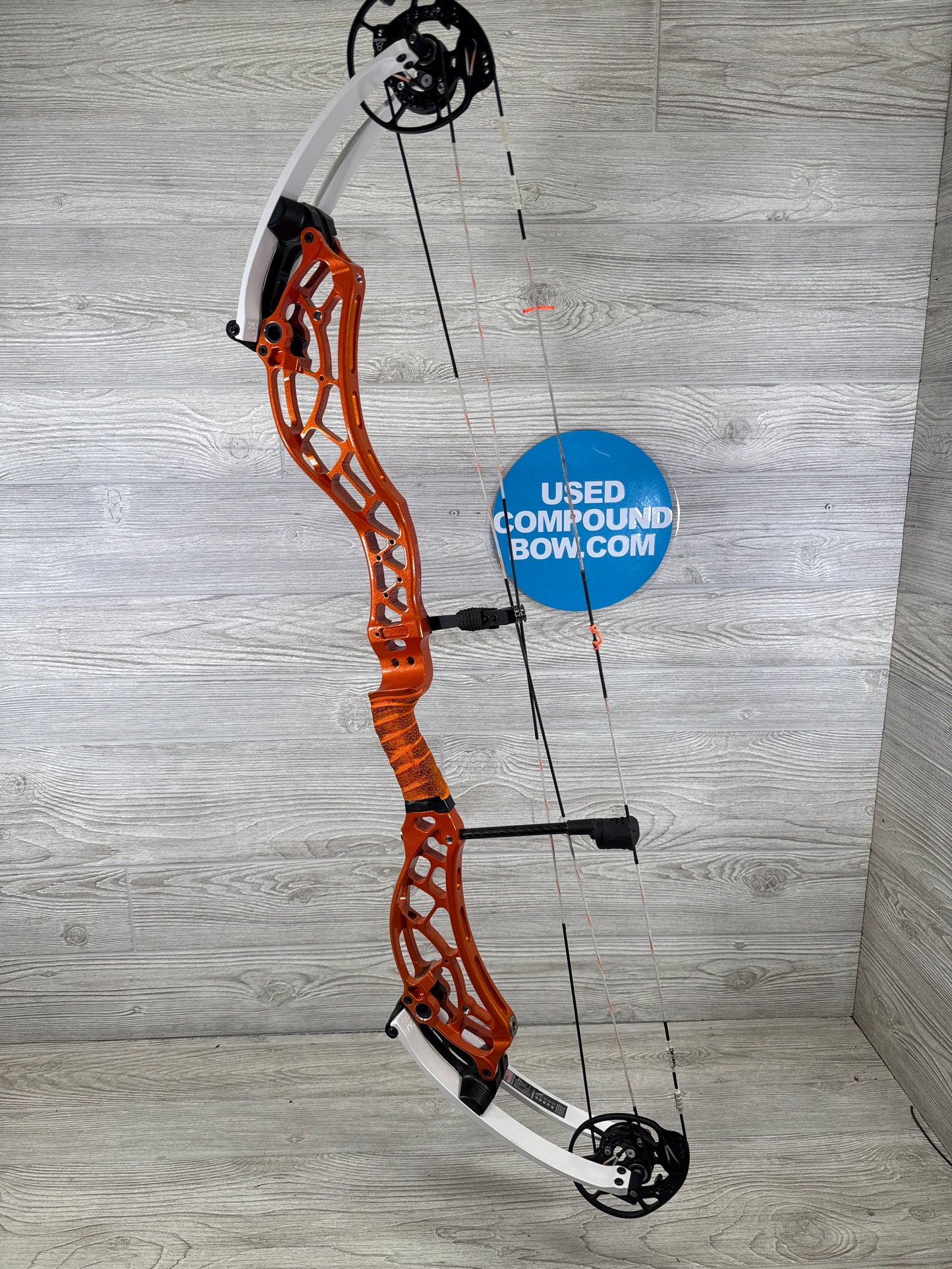 Used Bowtech Reckoning Gen 2 36 rh Illusion Orange 70#