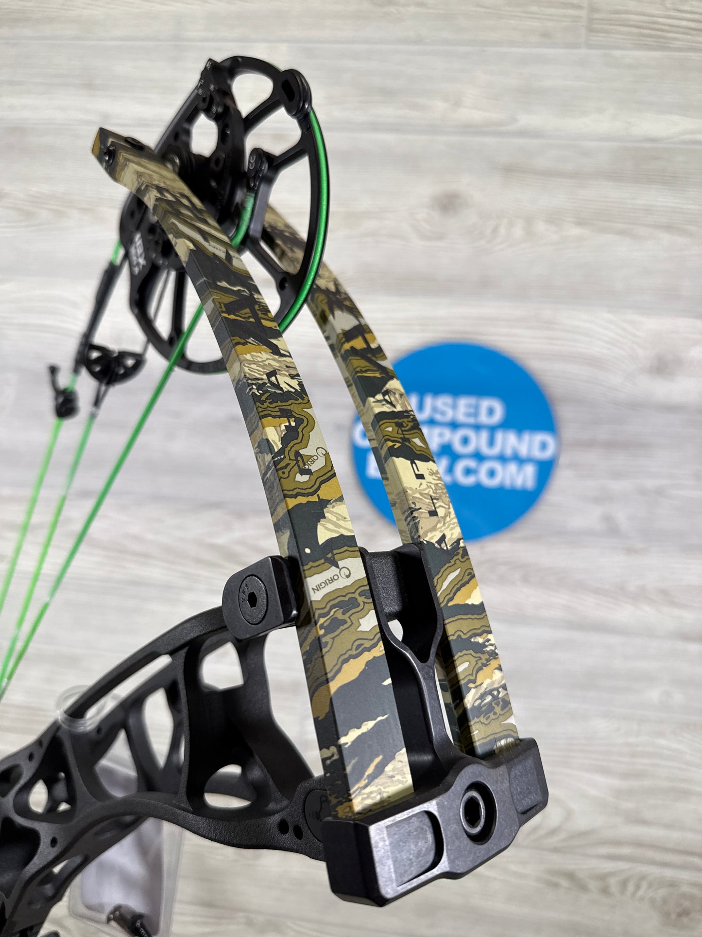 Hoyt Alpha AX-2 32 RH Black Riser Origin Limbs 29" 60#