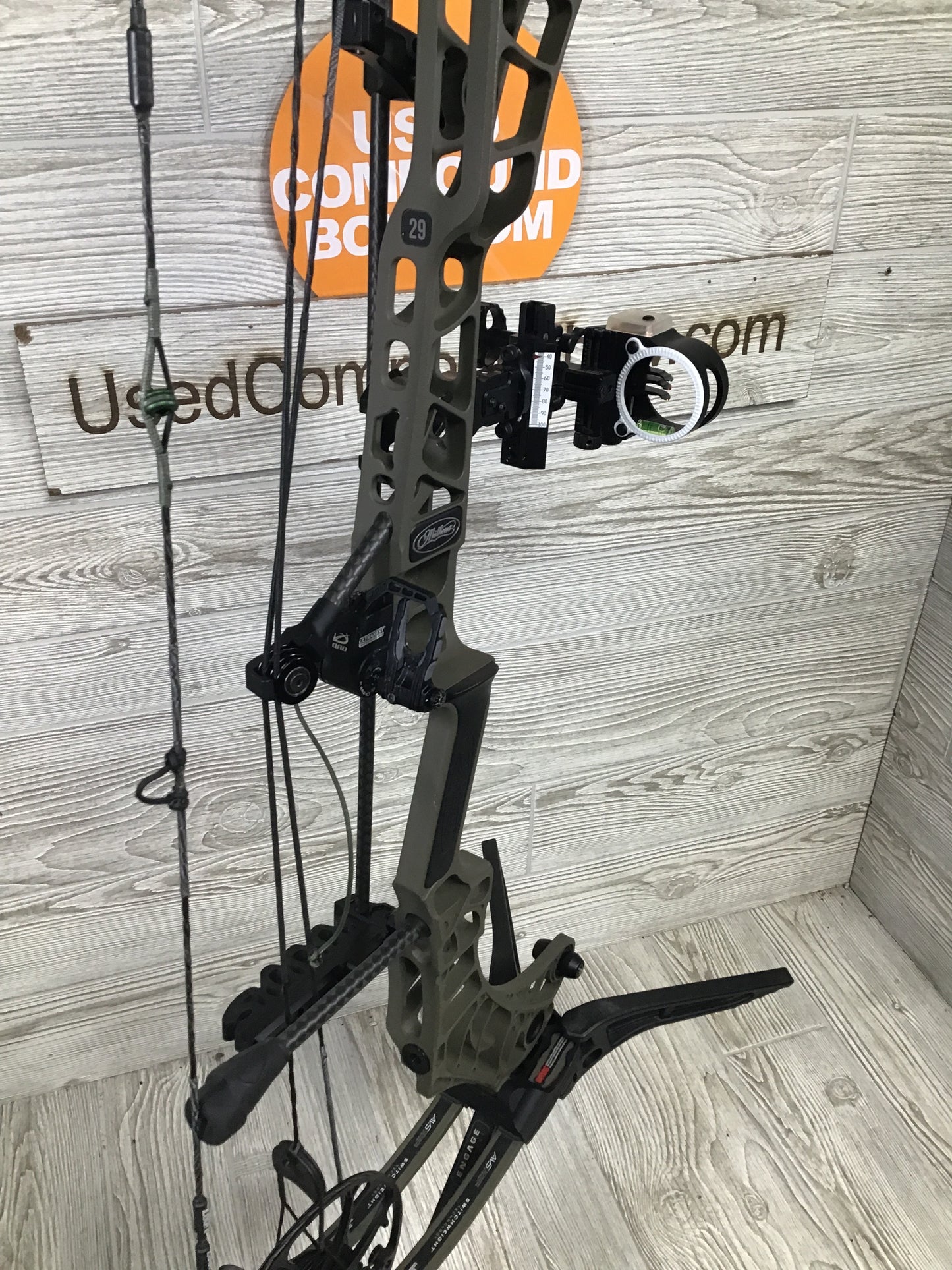 Used Mathews Image 27.5 47lbs LH Green Ambush Package