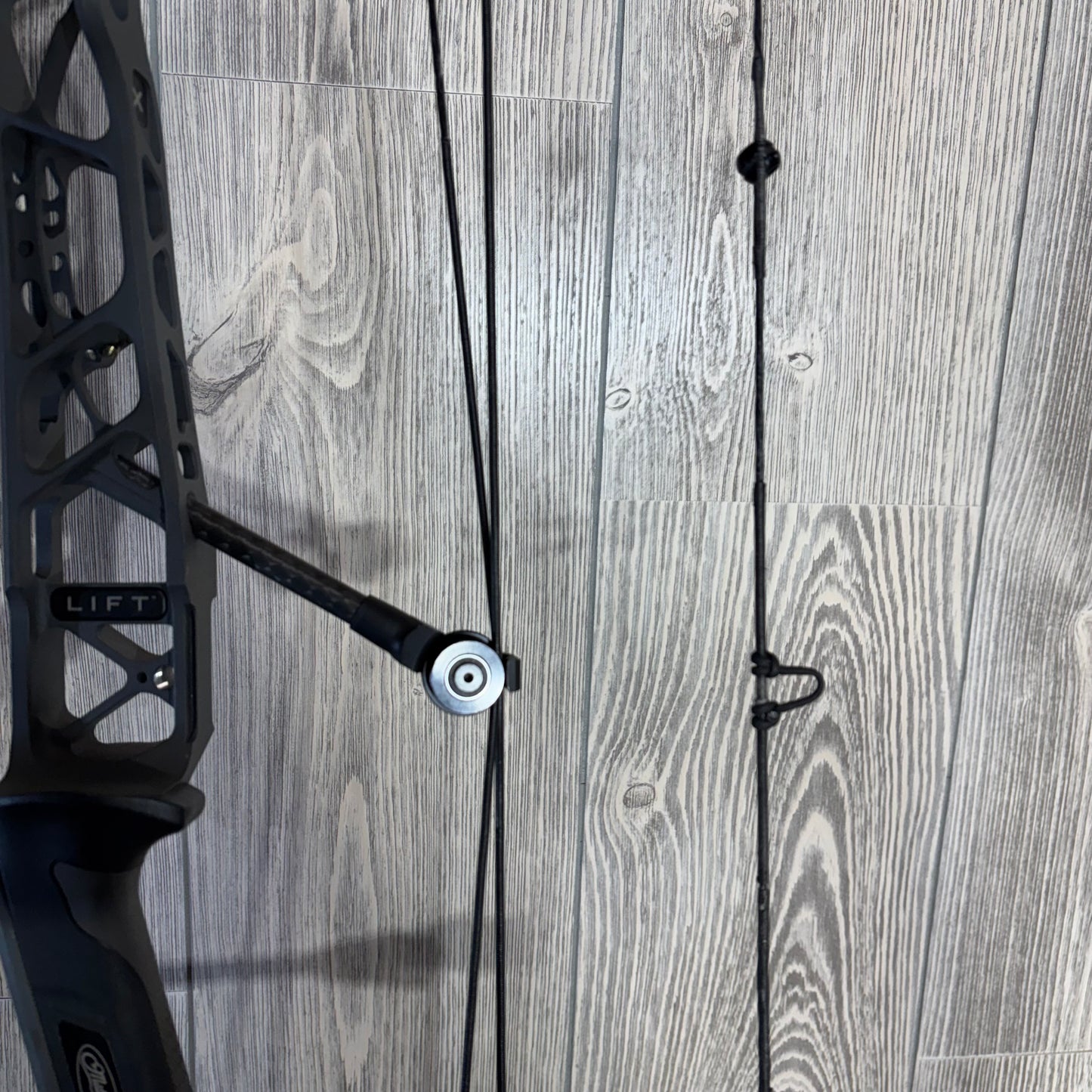 Used Mathews Lift X 33 RH Shale