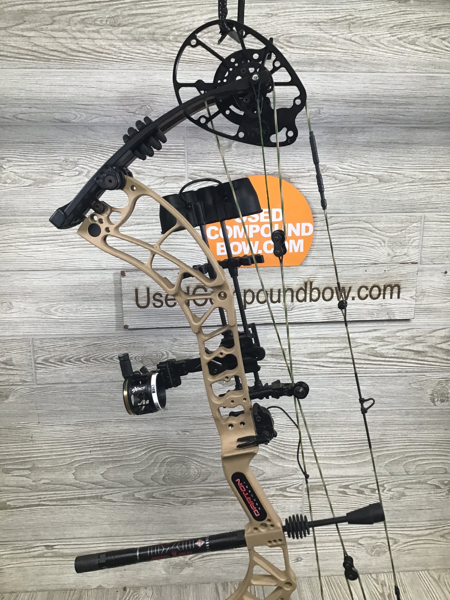Darton Prelude 32 RIght Handed 60-70# Tan Riser Black limb package