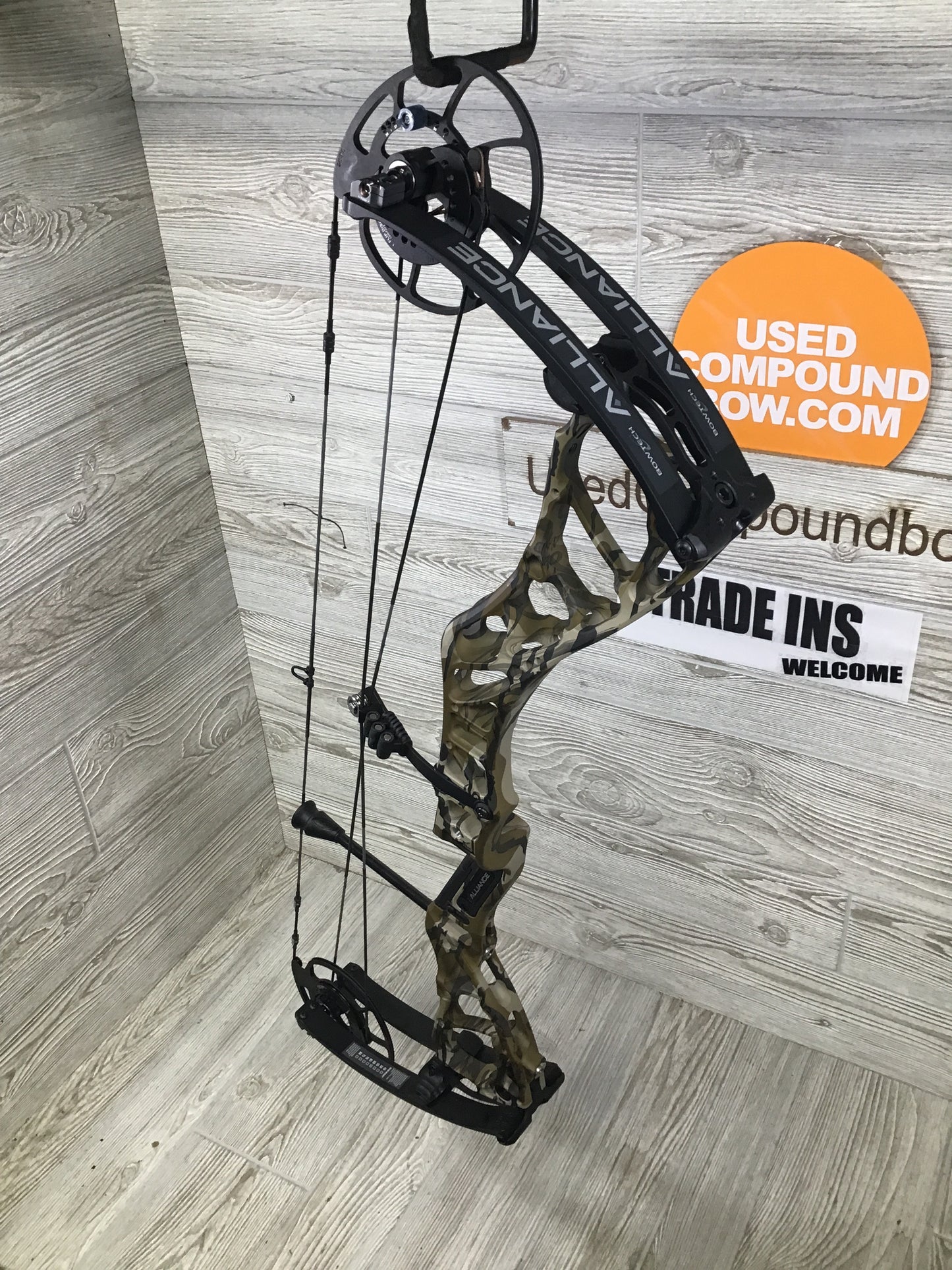 Used Bowtech Alliance Right Handed 50-60# 29" Bottomlands camo