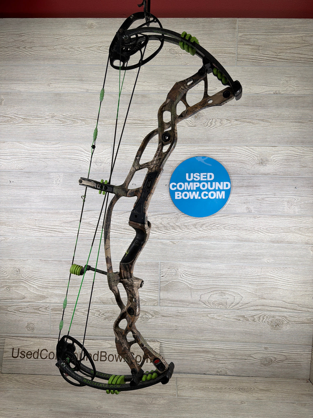 Used Hoyt Carbon Defiant #3 cam 29" 70lb Right Hand Realtree Bow