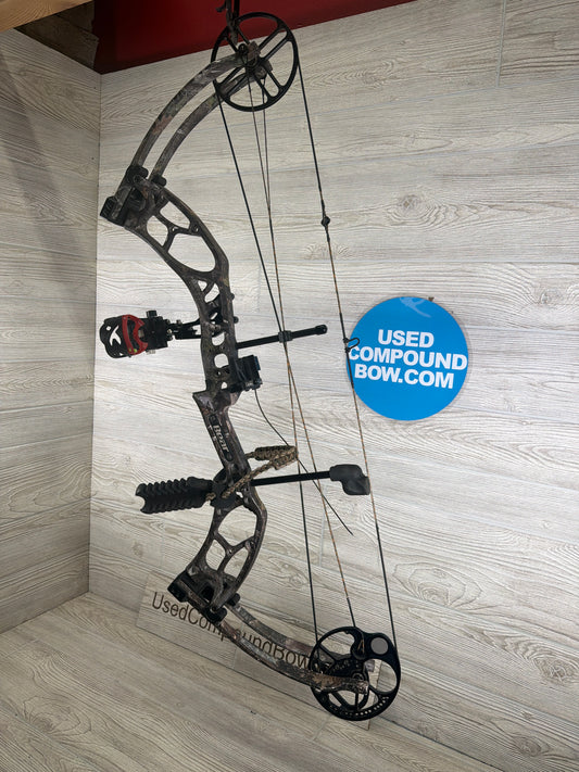 Used Bear Marshall TK 29" 70lb Right Hand camo bow pkg
