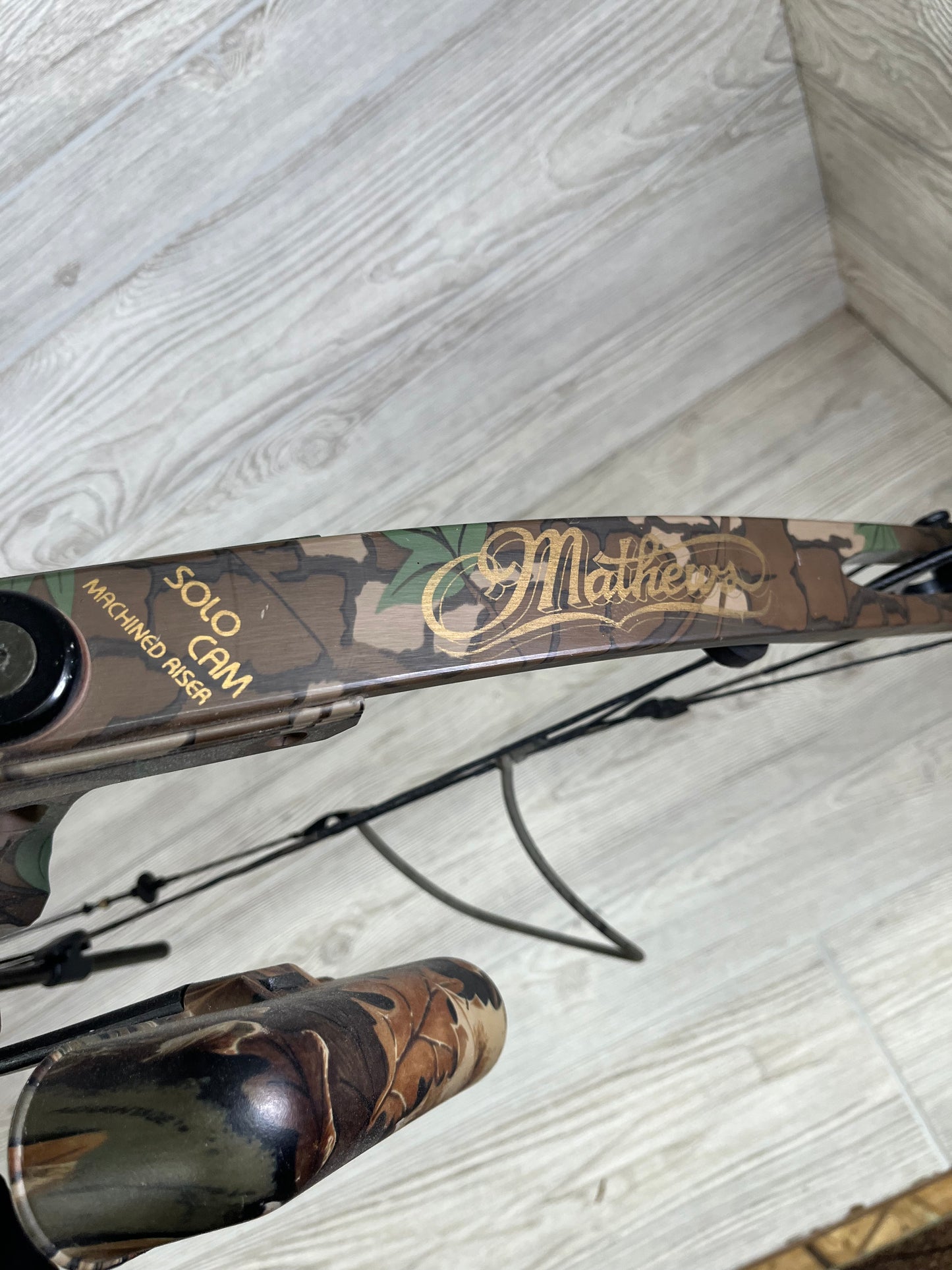 Used Mathews MQ1 30" 70lb Left Handed Bow