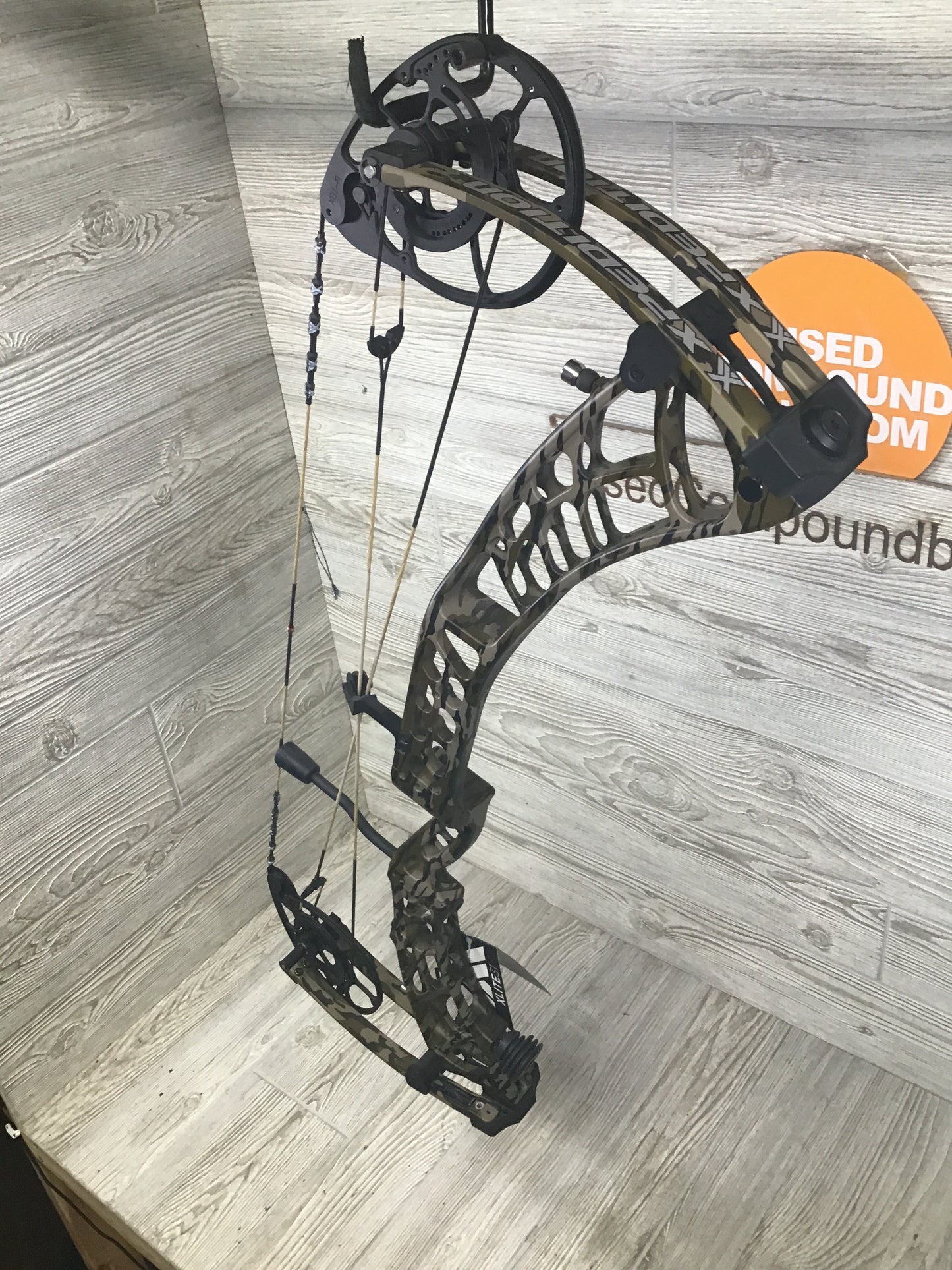 New Xpedition Xlite 31 50-60# Mossy Oak Bottomlands Right Handed