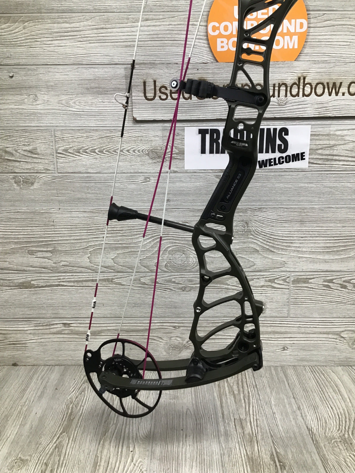 Used Bowtech Alliance 33 Right Handed 65-75# Green