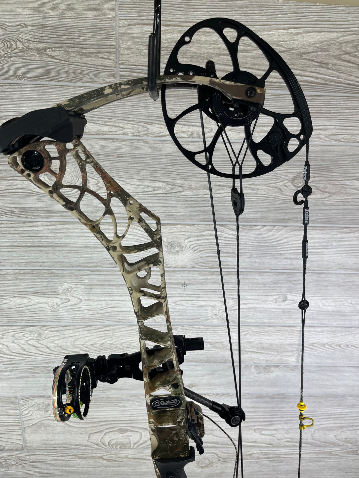 Used Mathews V3 31 Right Hand First Lite LOADED Package