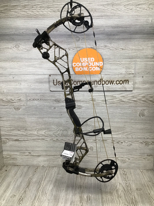 Brand New Bear Persist 60-70# right Handed Bottomlands