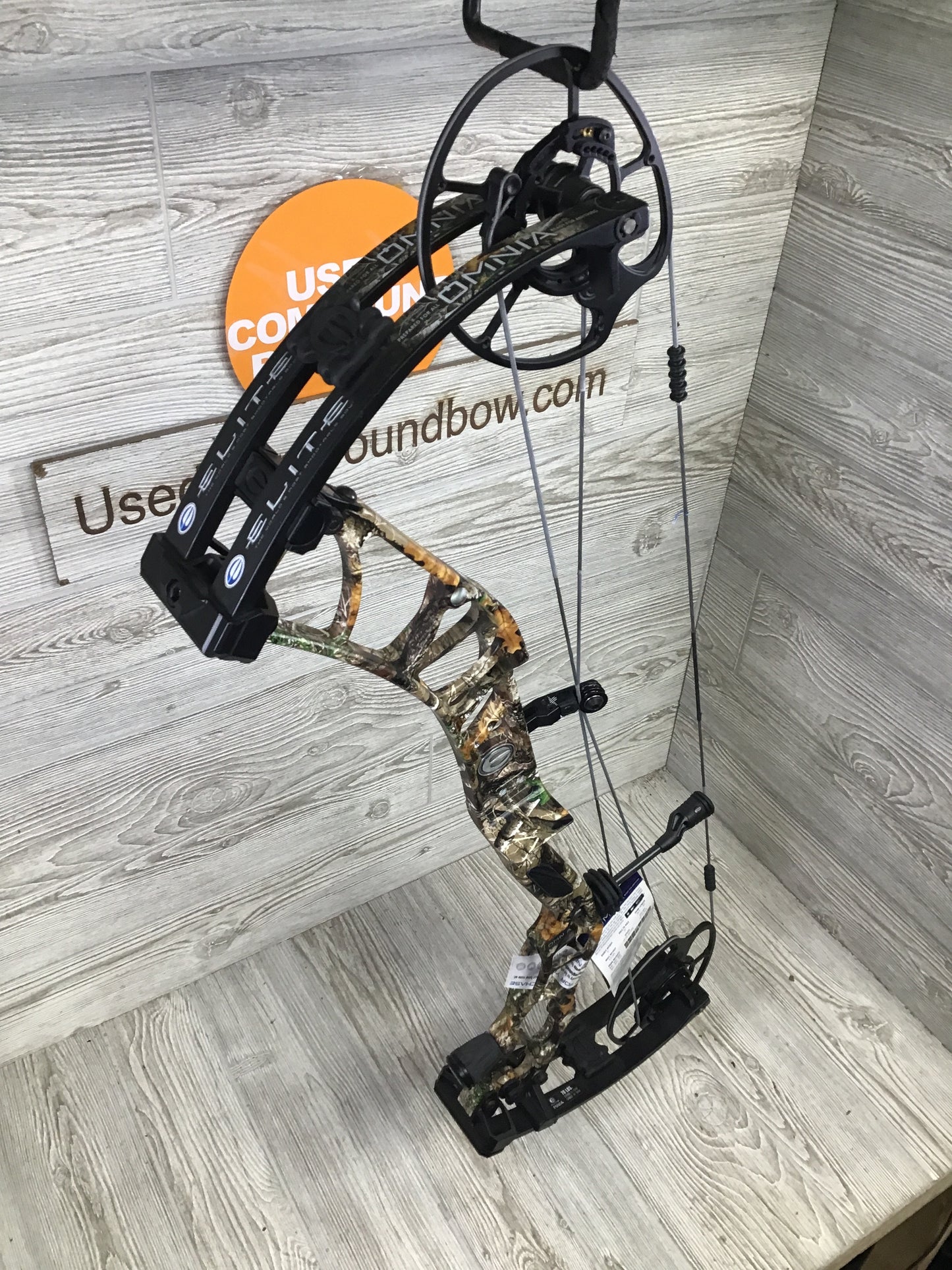 NEW Elite Omnia RH Realtree Edge 60-70# 24.5-30