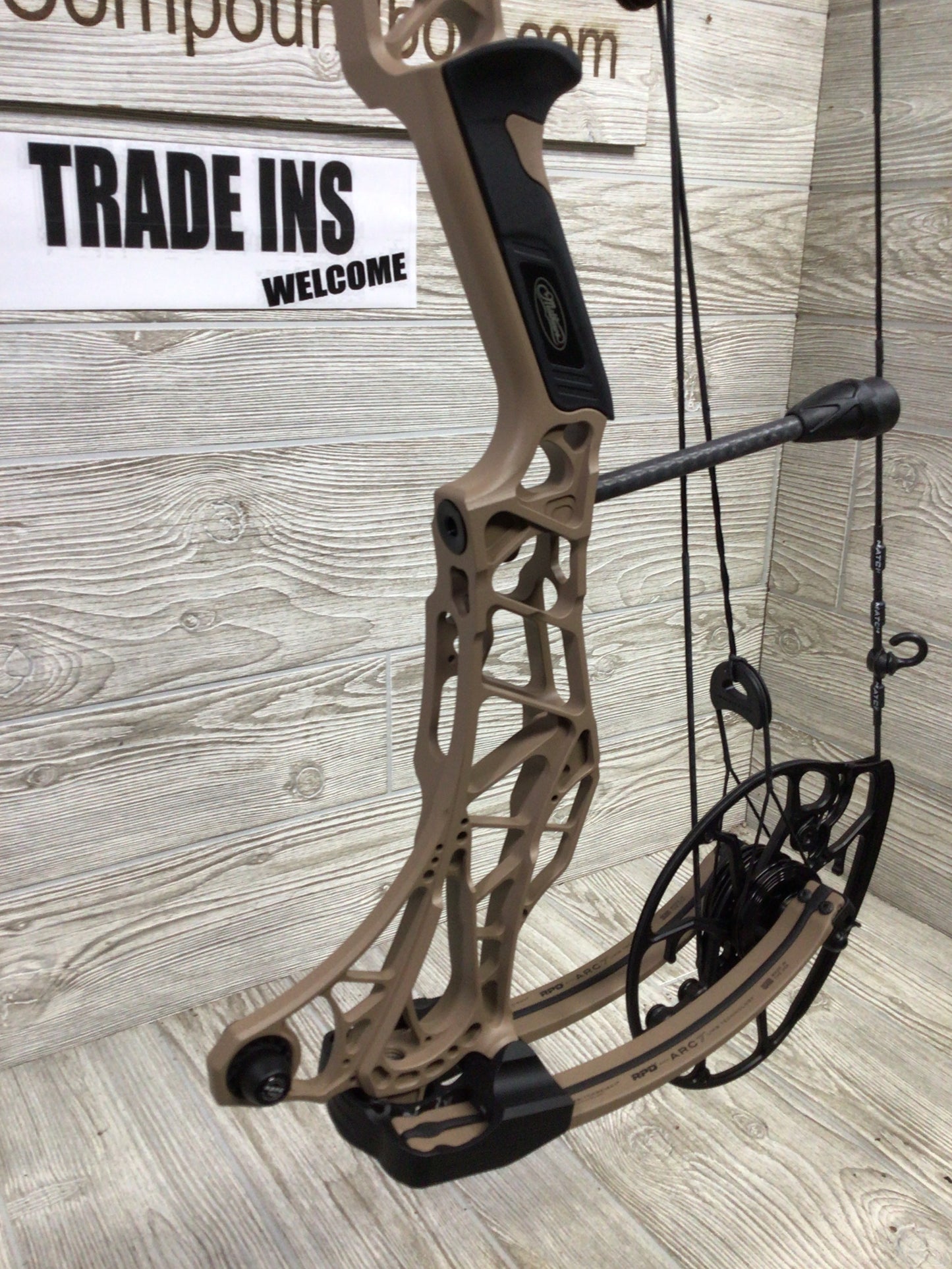 Used Mathews Lift X 29.5 Right Hand Earth 28.5/60#