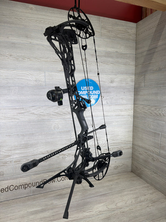 Used Mathews ARC 30 29" 70lb Right Hand Shale LOADED Bow Pkg