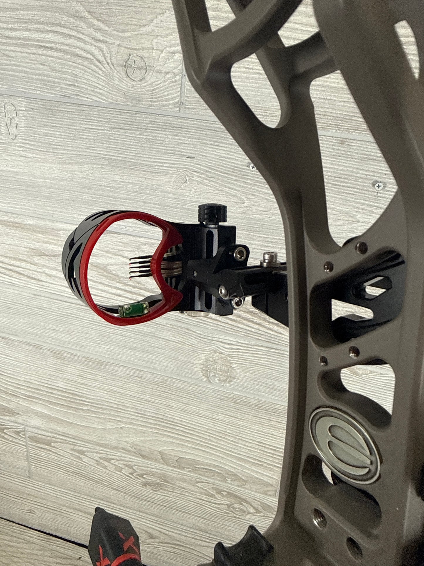 Used Elite Omnia Right Hand 70lb sienna, brown package