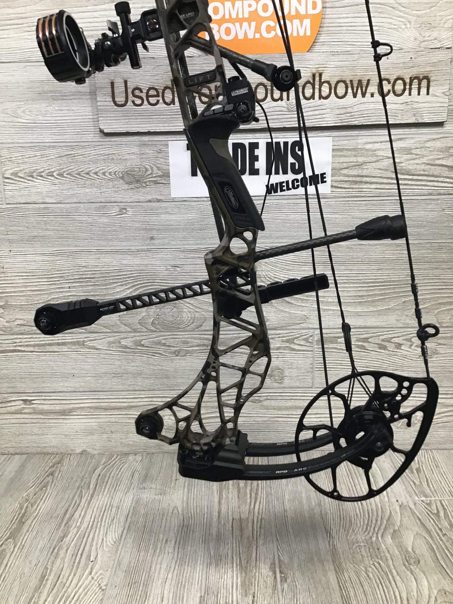 Used Mathews Lift X 29.5 Right Hand Bottomlands riser/Black limbs 28.5/65# LOADED Package