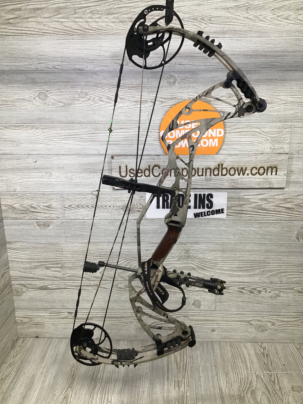 Hoyt Pro Defiant Right Handed 60-70# Realtree UA camo 28-30#
