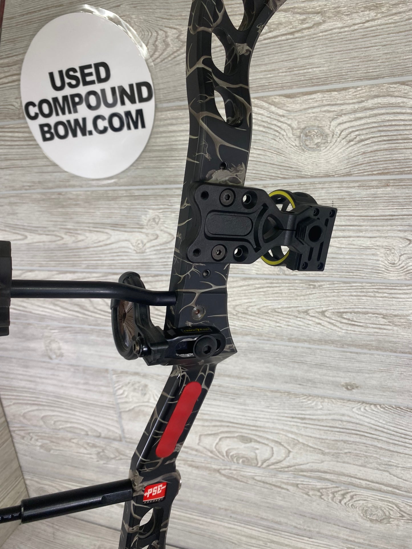 PSE Bow Madness Right Hand 25-30" 60-70lb Bow Pkg