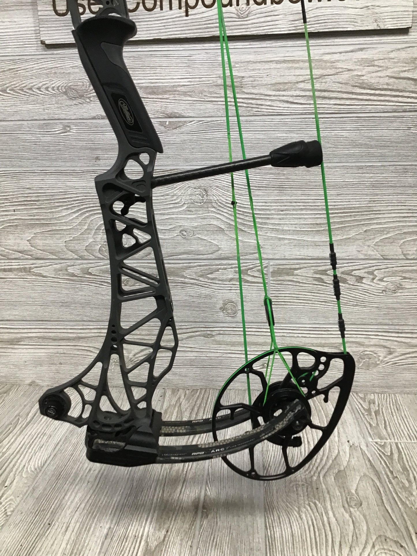 Used Mathews Lift X 33 RH Shale/ Kuiu Limbs 29/70