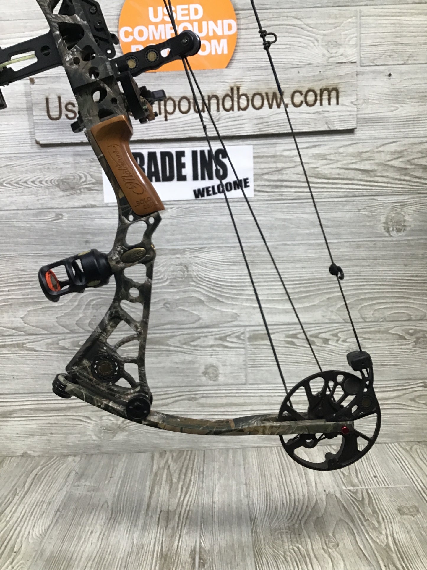 Used Mathews Drenalin 29" RH 60-70# PKG