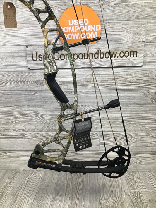 Used Hoyt Torrex Right Handed realtree 50-60 26-30"