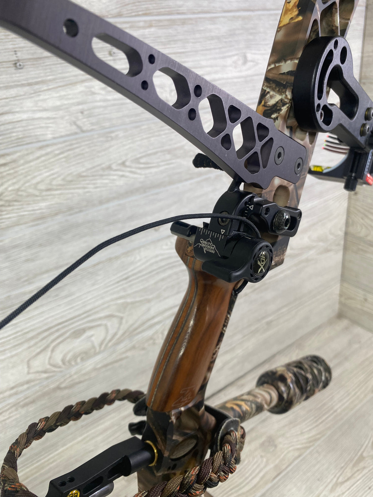 Used Mathews Z9 Right Handed 60-70lb 32" Bow Pkg