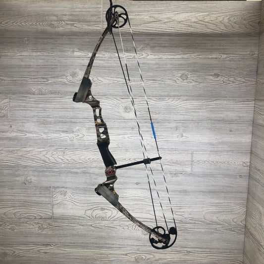 Used Genesis Mini Right Handed camo bow