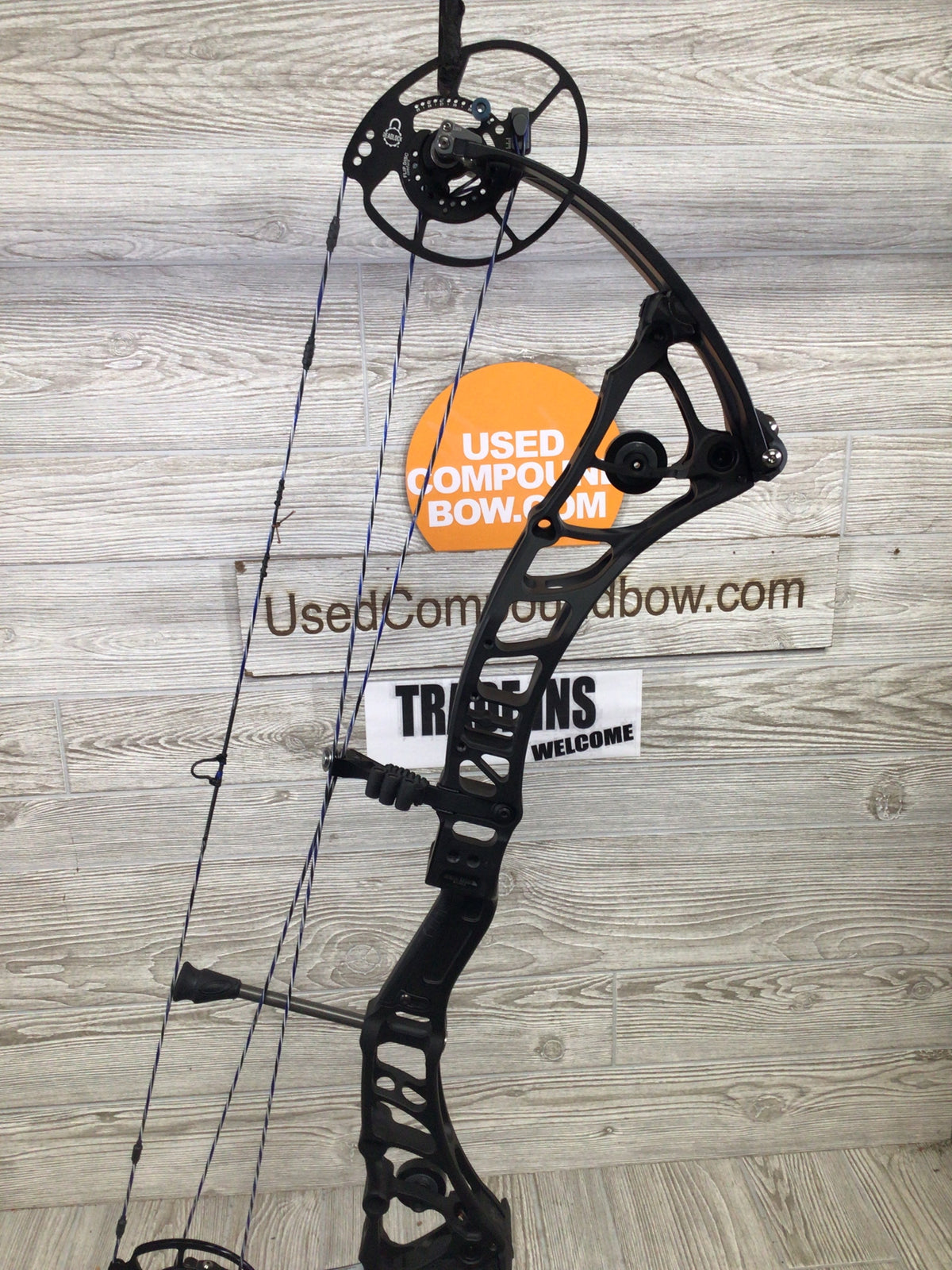 Used Bowtech Virtue Right Hand Black 60-70lb Bow