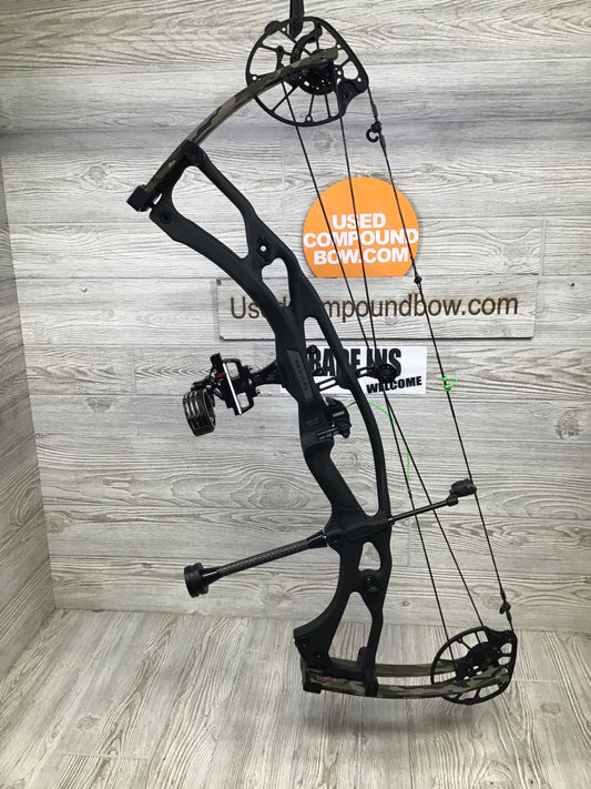 Hoyt RX-8 Ultra Black Riser/ Mossy Oak Bottomland limbs RH 60-70# package