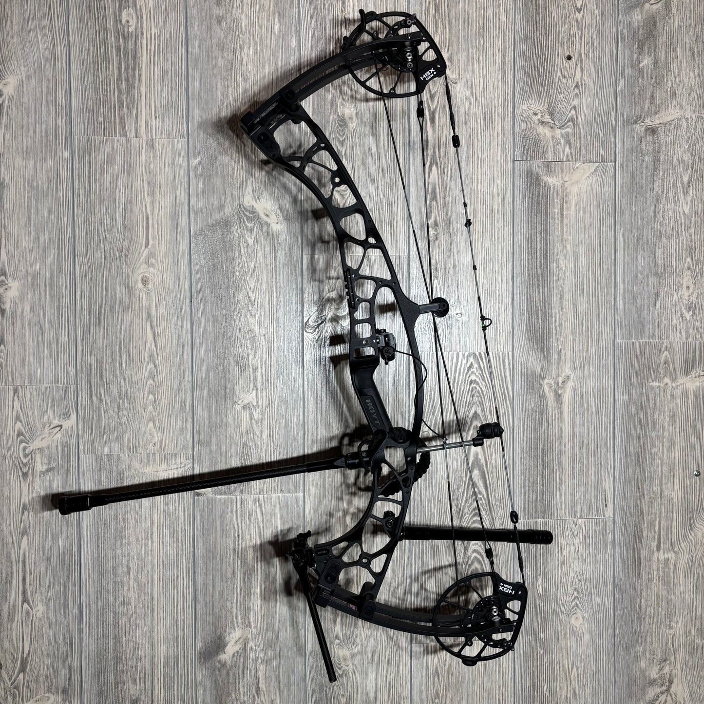 Used Hoyt Alpha AX-2 32 LH 50lb Black with Accessories + Gas String Set