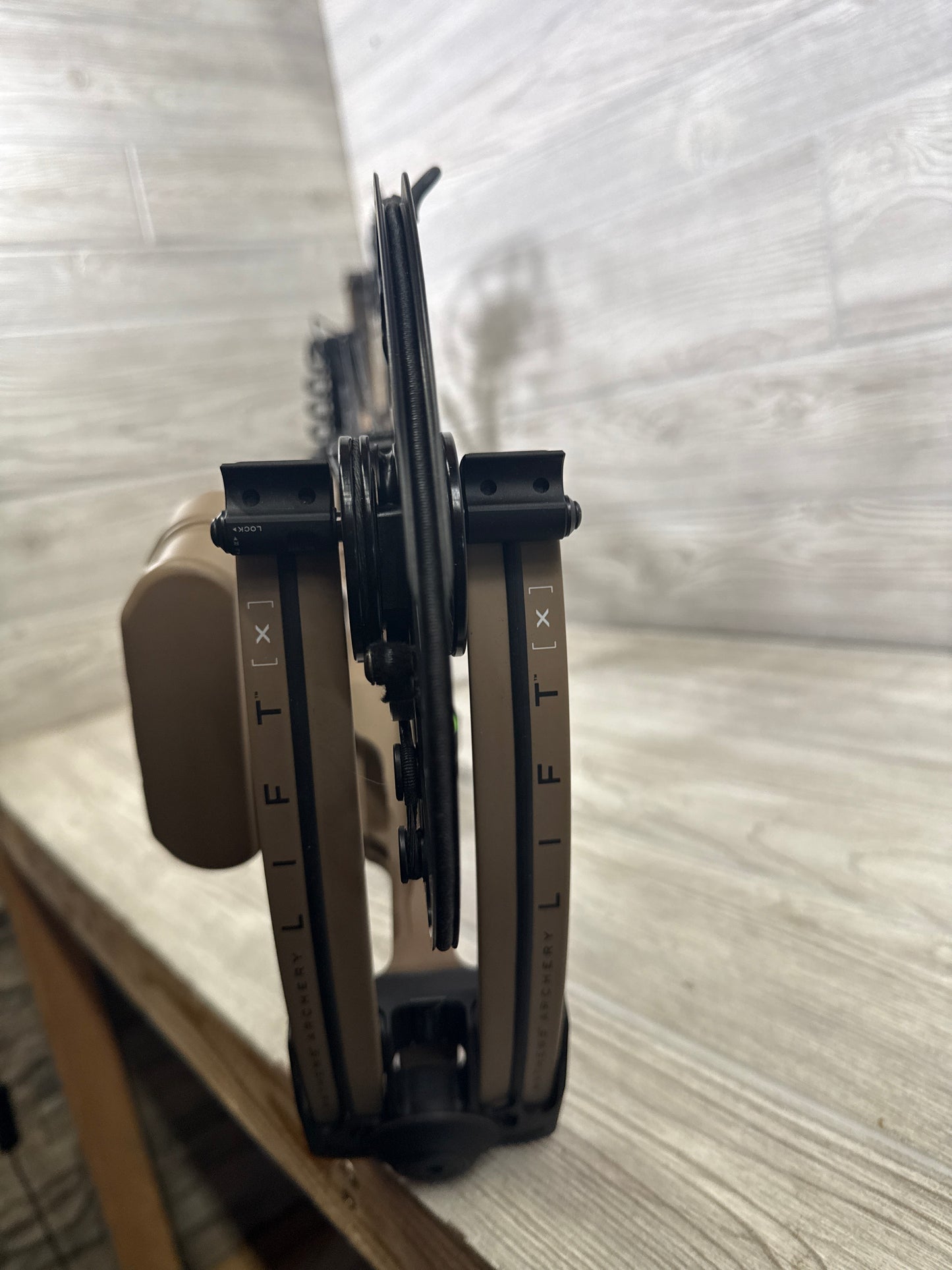 Used Mathews Lift X 33 Earth Right Handed Package