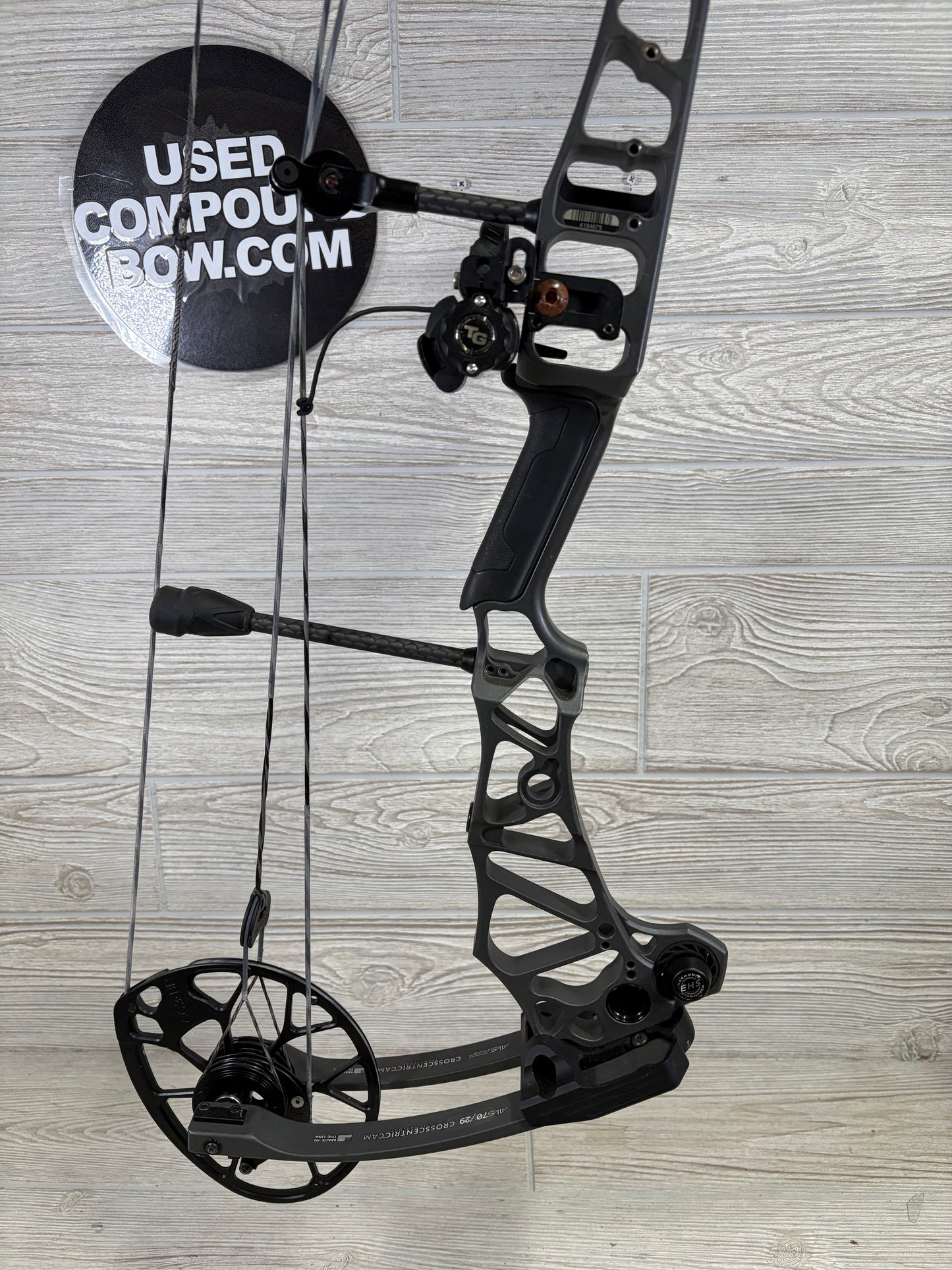 Used Mathews Traverse Right Handed 60-70lb 30" Stone