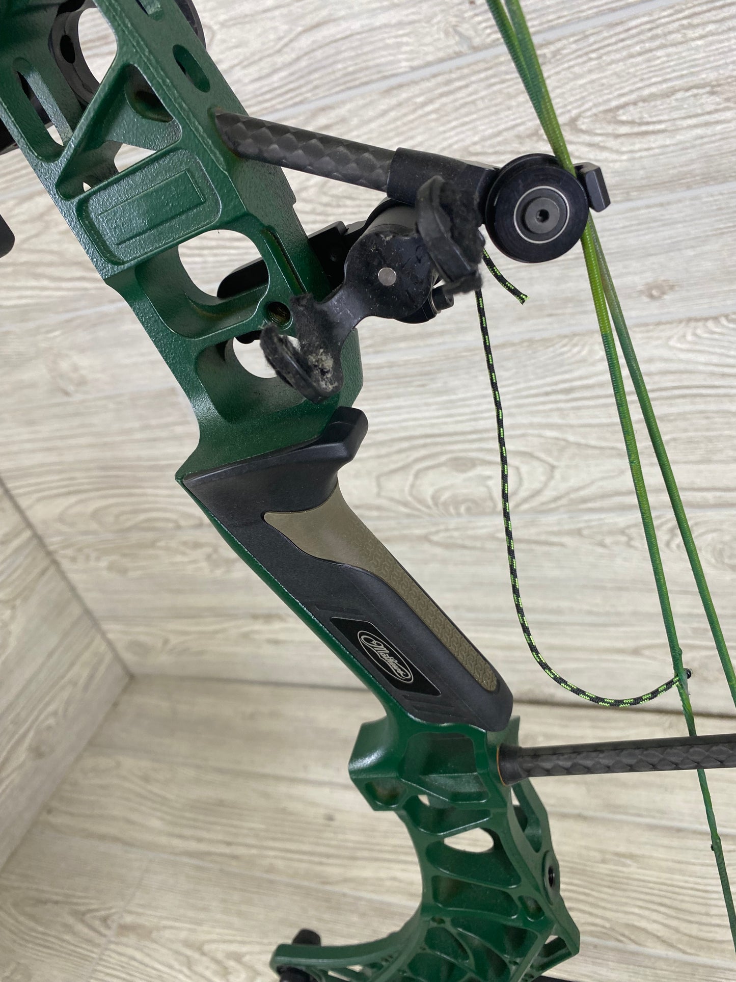 Used Mathews V3 31 Right Hand Green Black Limbs CUSTOM!
