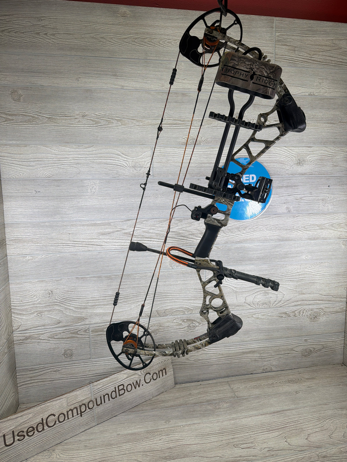 Used Mission Ballistic RH 29" 70lb Camo Bow Pkg