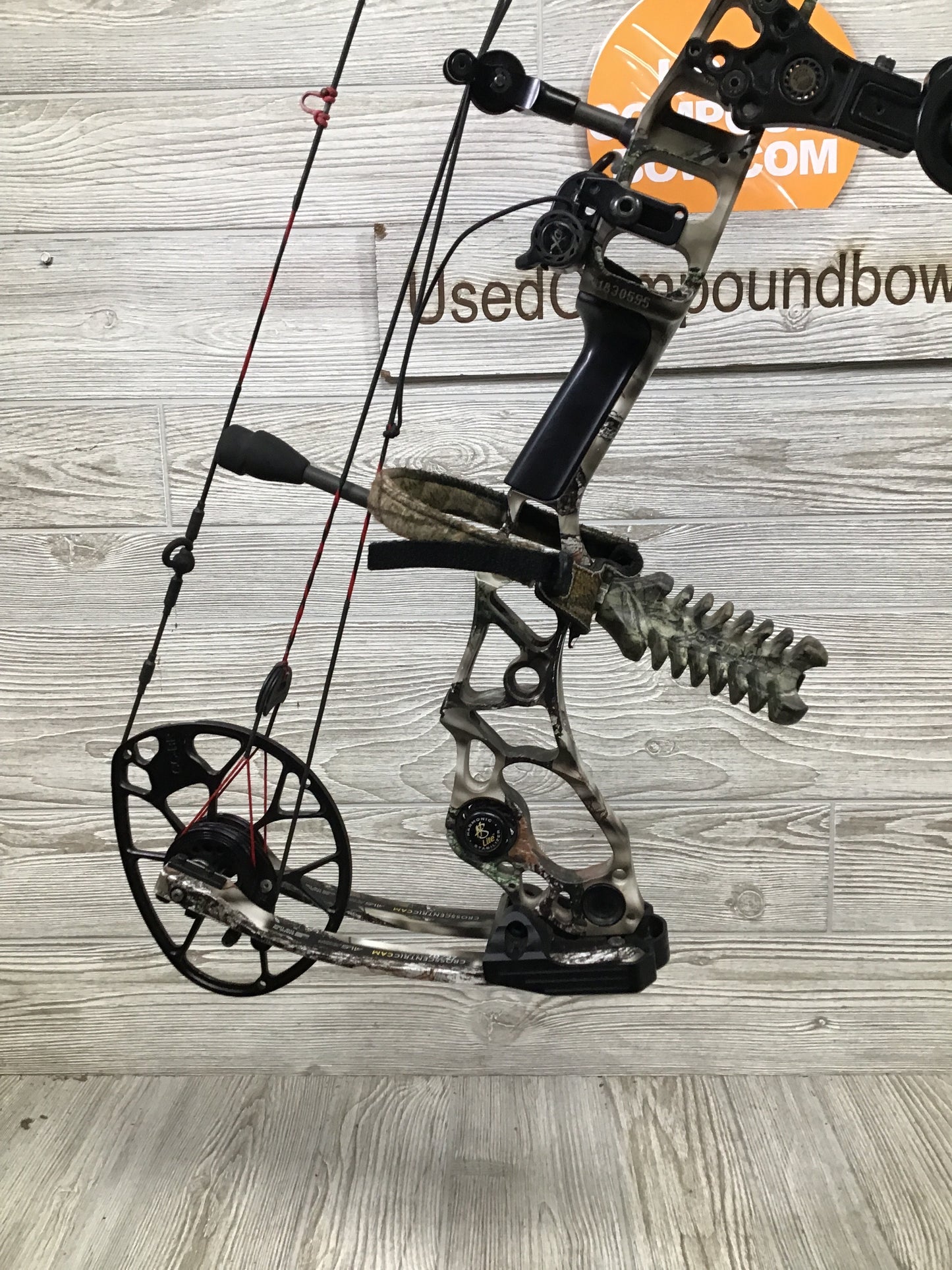 Used Mathews Halon 6 package Right Handed 30"/70 Package