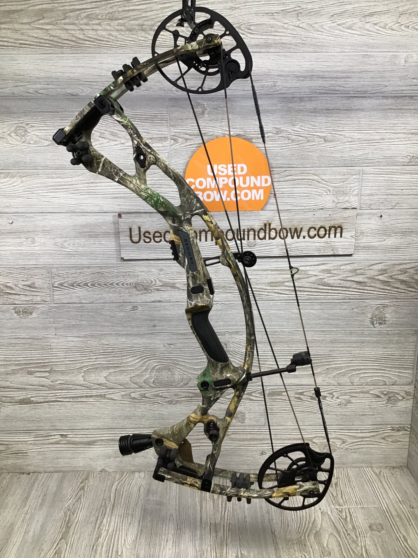 Used Hoyt RX-7 Right Hand 60-70# Realtree Edge 25-30"