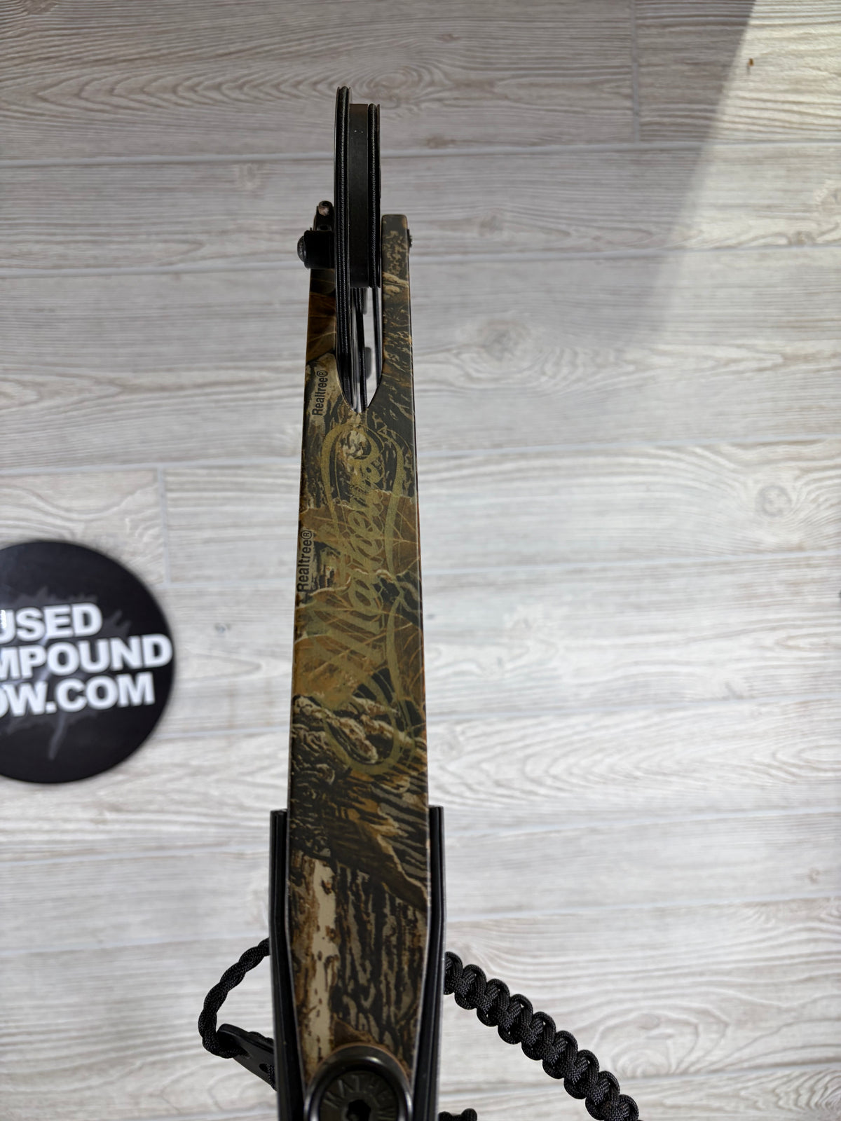 Used Mathews LX 30" 70lb Right Handed Bow Pkg