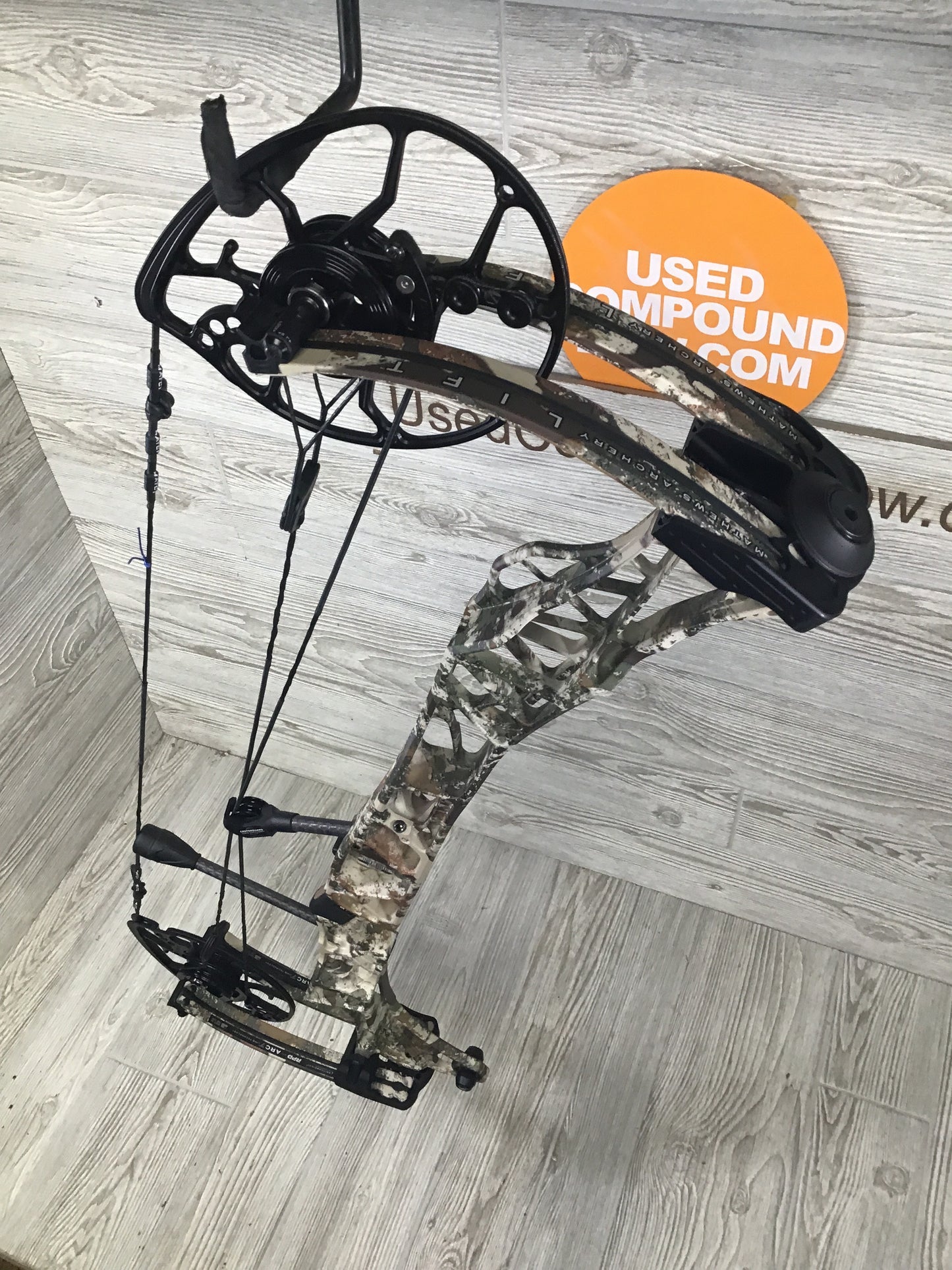 Used Mathews Lift X 29.5 Right Hand 29.5"/70# First Lite Specter