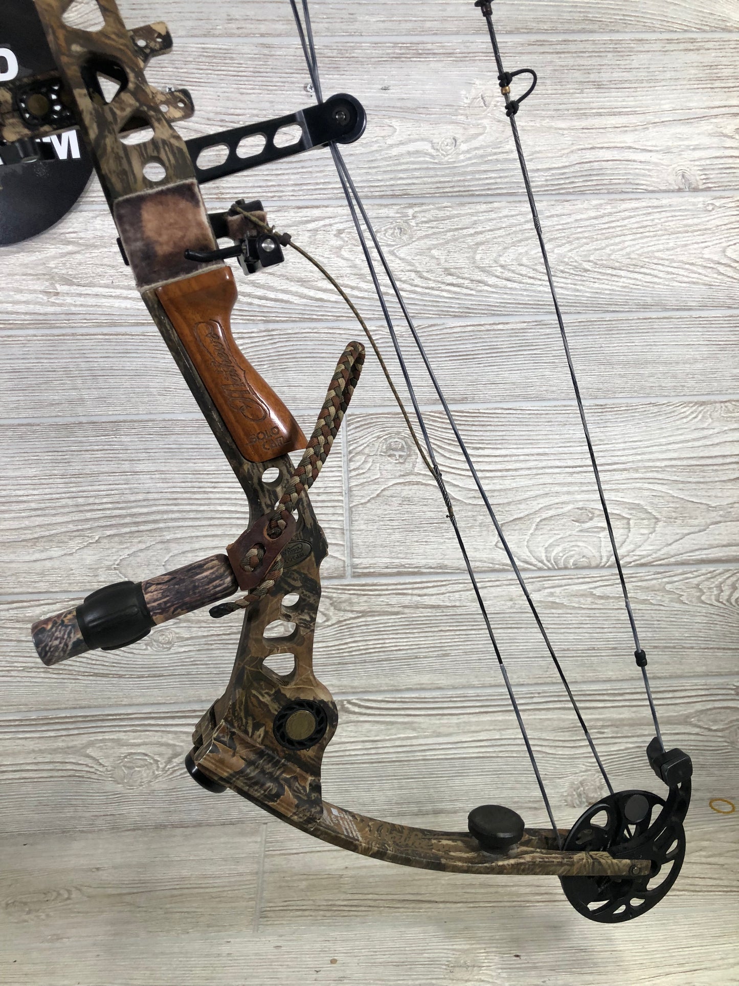 Used Mathews Icon RH 29" 50-60lb Bow Package