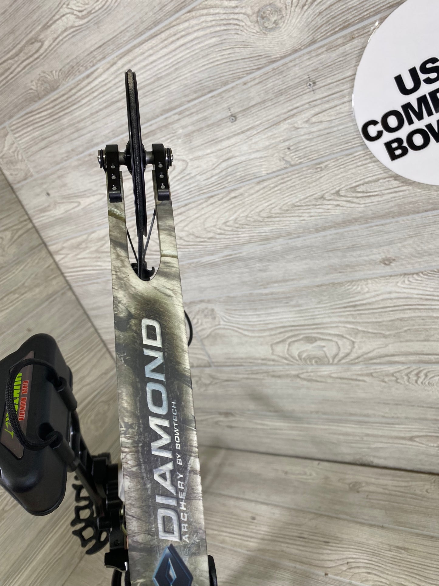 Diamond Outlaw Camo Right Handed Package 50-60#