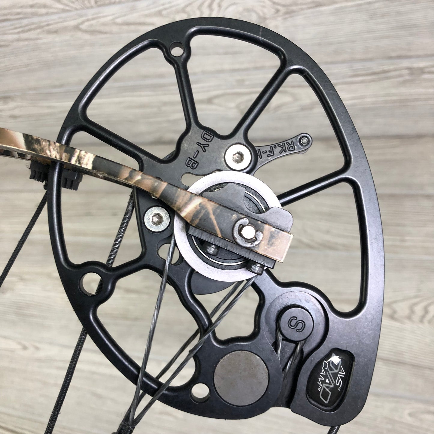 Used Mathews Chill Right handed package 50# max limbs