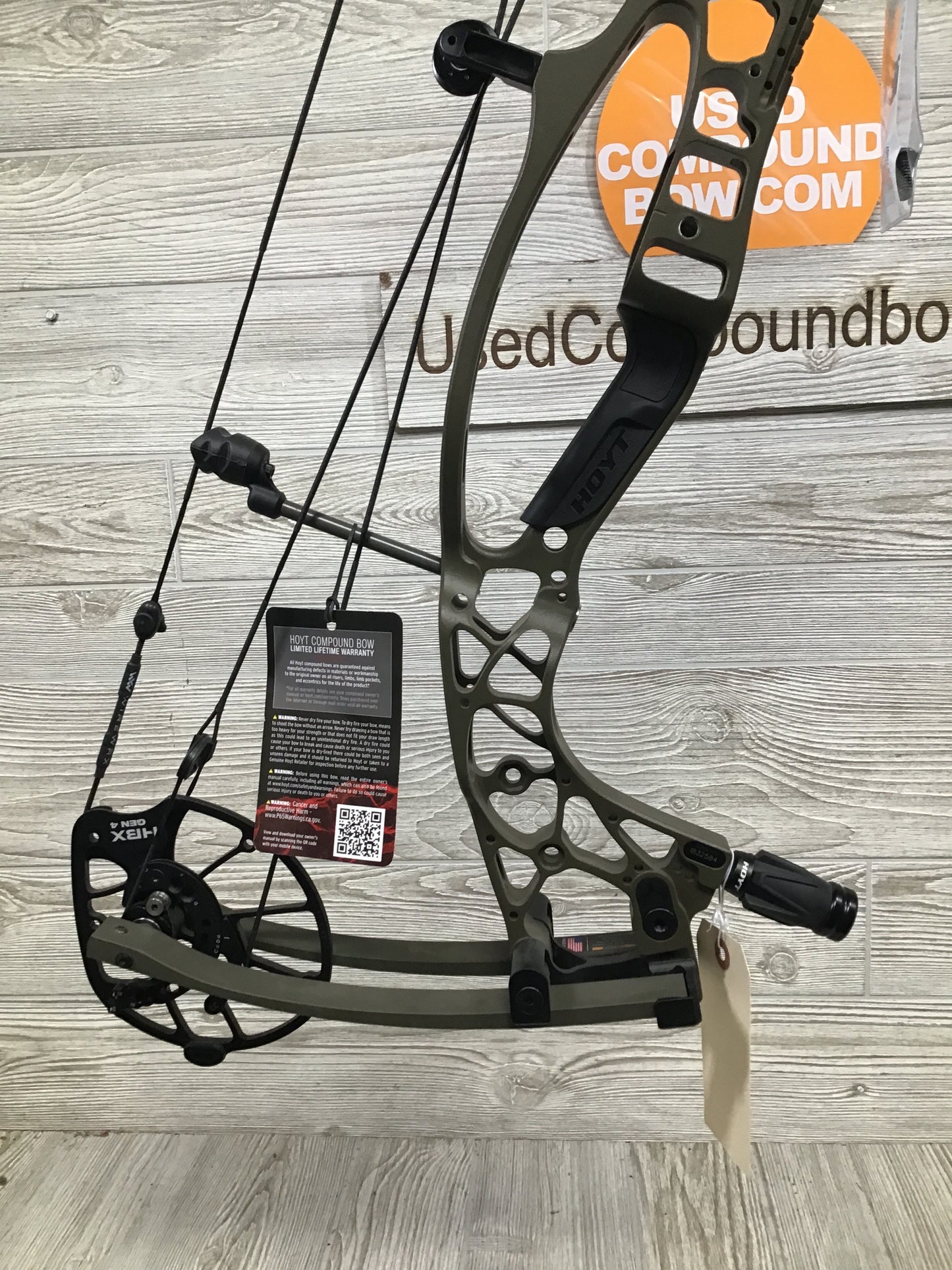 NEW Hoyt Alpha AX-2 29 Right Handed Wilderness Green 60-70#/25-30"