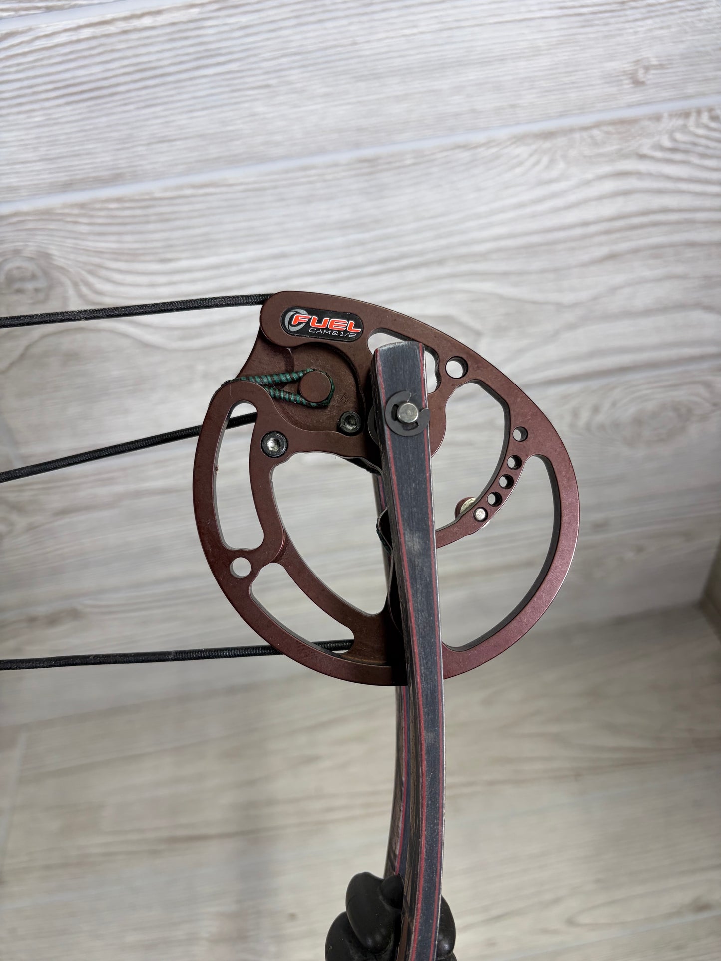 Used Hoyt Rampage XT RH PKG 28" 50-60lbs