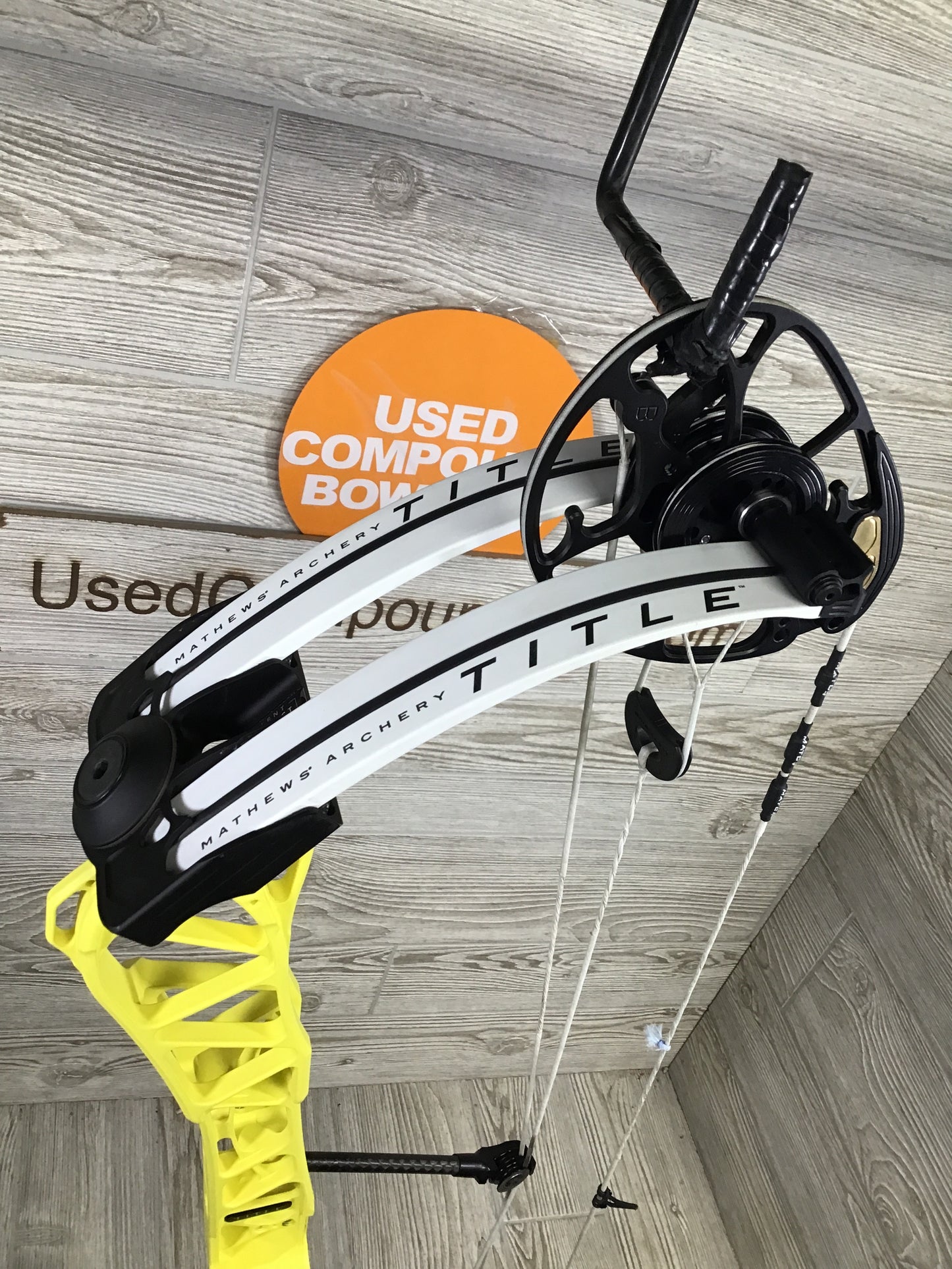 Used Mathews Title 36 G2 RH Yellow, White Limb