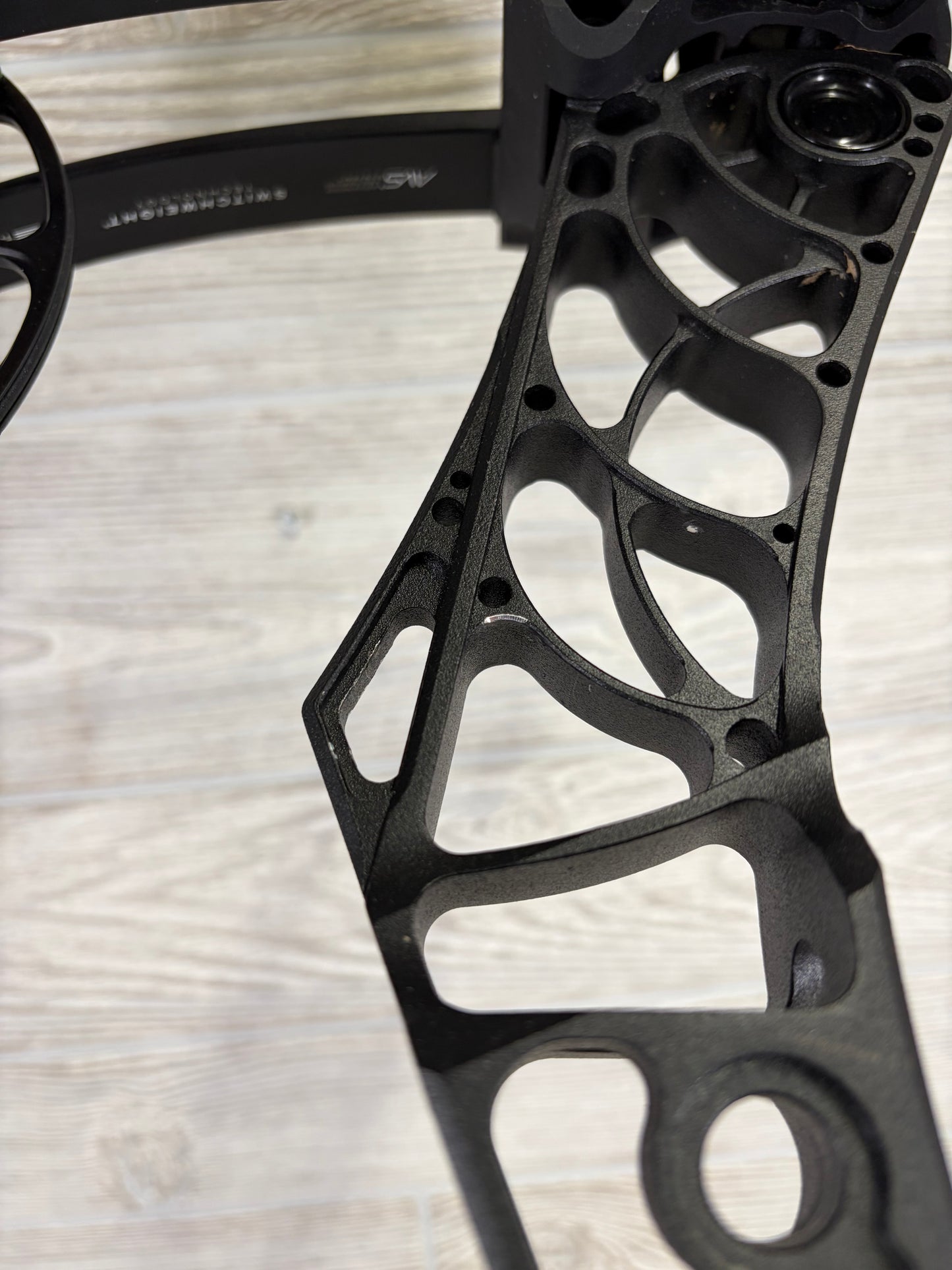 Used Mathews V3 31 Right Hand Black 29" 75lb