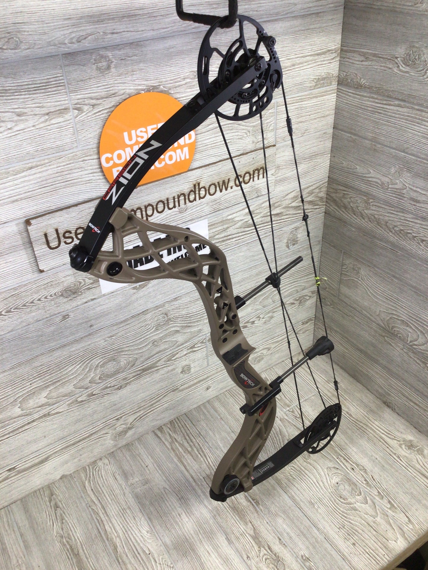Bowtech Carbon Zion Right Handed Flat Dark Earth 60-70#
