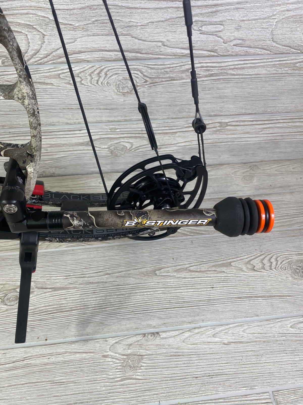 Prime Black 3 60-70# 25.5-31" Right Handed Realtree Escape Loaded