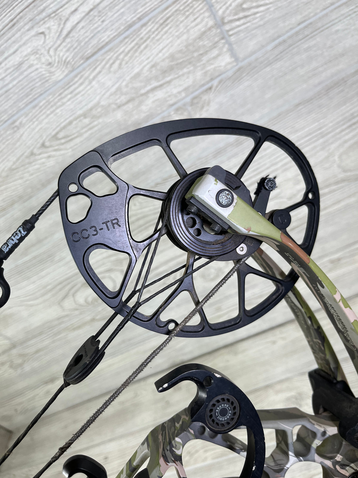 Mathews TX-5 RH 28.5" 70lb UA Forest Camo Bow PKG
