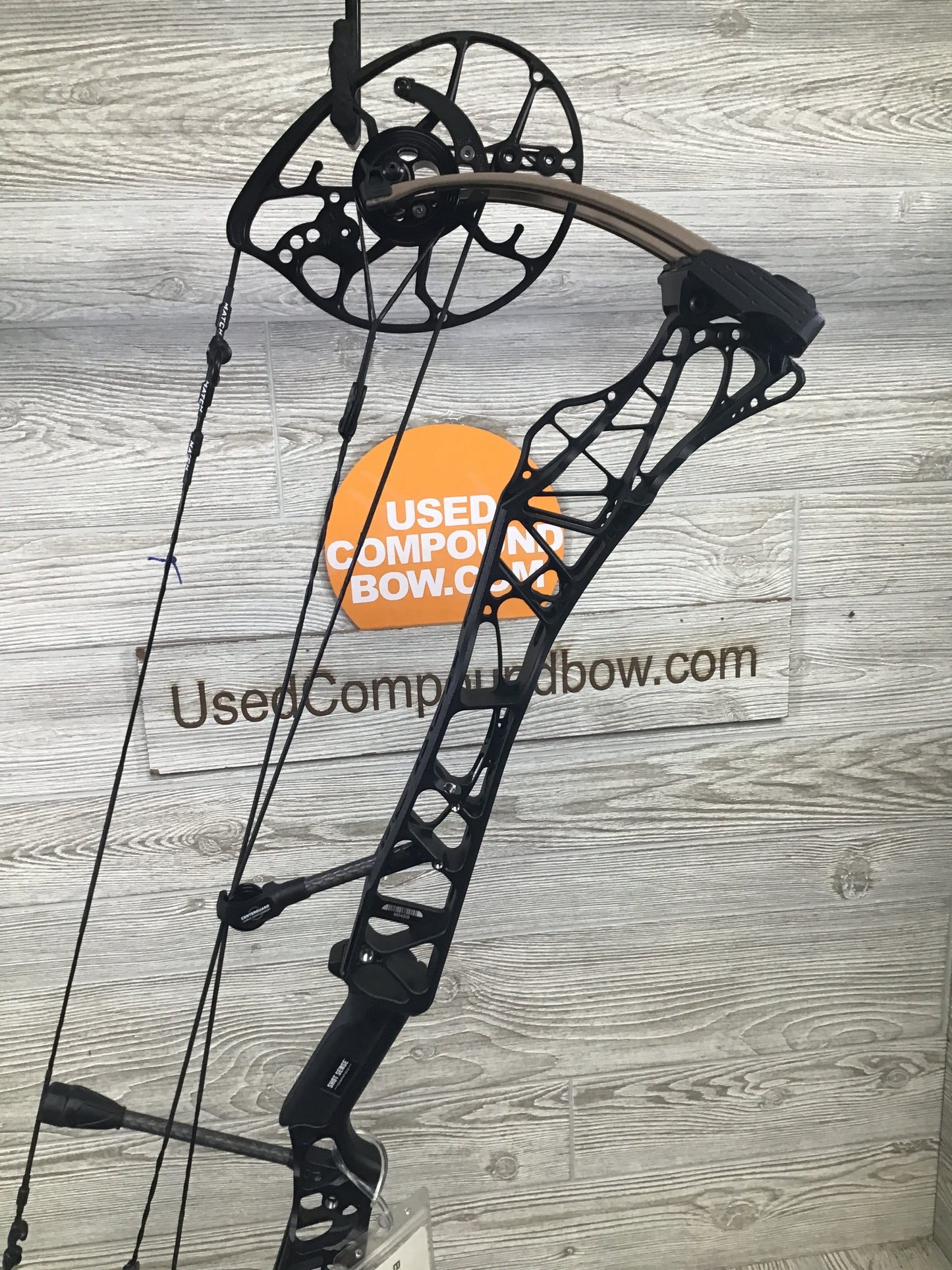Used Mathews Lift X 29.5 Right Hand Black riser/Earth limbs Bow 27/65
