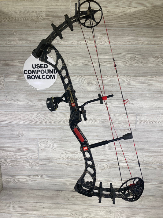 PSE Bow Madness Right Hand 25-30" 60-70lb Bow Pkg