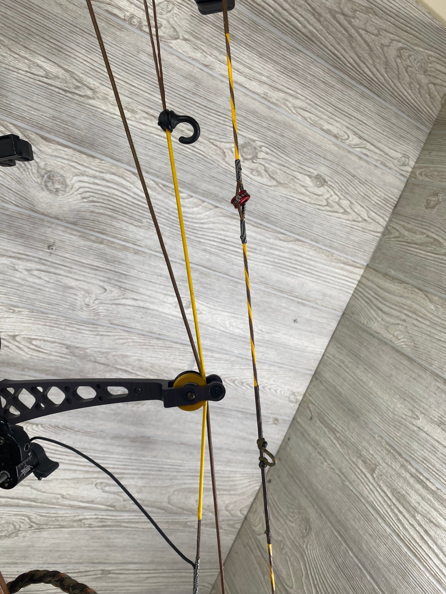 Used Mathews Z9 Right Handed 60-70lb 32" Bow Pkg